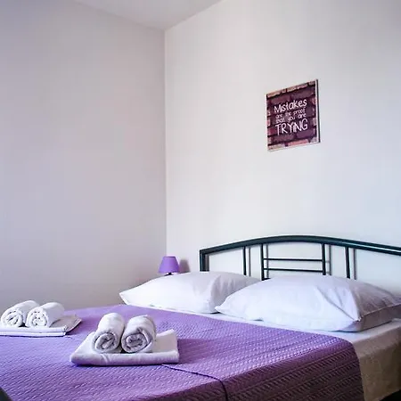 Smart Brodarica (Sibenik-Knin)